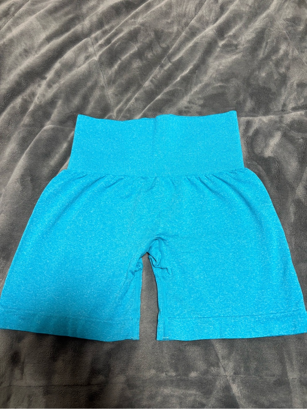 YEOREO blue seamless shorts